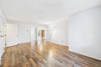 20 Oak St in North Providence, RI - Building Photo - Building Photo