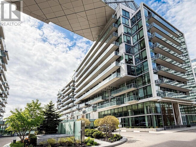 property at 39 Queens Quay E