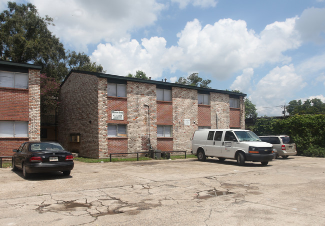 Sharon Arms Apartments in Baton Rouge, LA - Building Photo - Building Photo