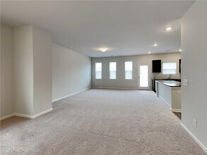 36 Briarwood Dr E in Dawsonville, GA - Foto de edificio - Building Photo