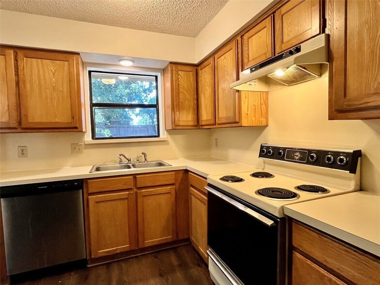 301 Joshua St in Denton, TX - Building Photo
