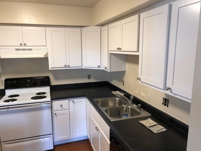 19 Firestone Ct in Madison, WI - Building Photo - Building Photo