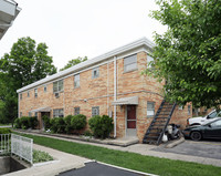 537 S Michigan Ct in Addison, IL - Foto de edificio - Building Photo