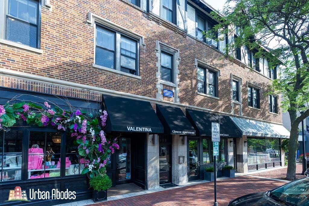 342 Park Ave, Unit A06C in Glencoe, IL - Building Photo