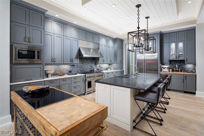 property at 3170 Crayton Rd