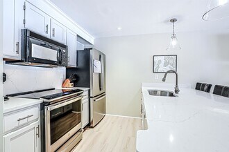 35 Montrose Dr in Stratham, NH - Building Photo - Building Photo