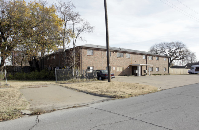 Alameda Apartments in Bartlesville, OK - Foto de edificio - Building Photo