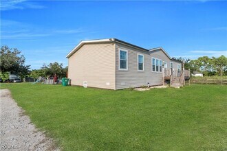 7824 8th Pl in La Belle, FL - Building Photo - Building Photo