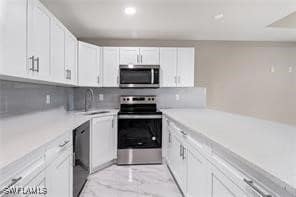 2211 Kenneth Ave S in Lehigh Acres, FL - Foto de edificio - Building Photo