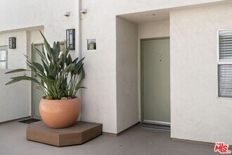 716 Maltman Ave in Los Angeles, CA - Building Photo - Building Photo