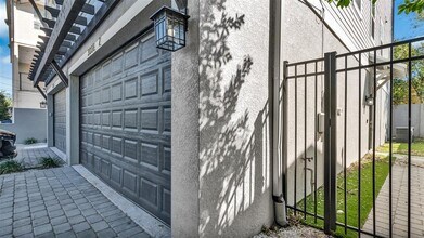 3008 W Julia St in Tampa, FL - Building Photo - Building Photo