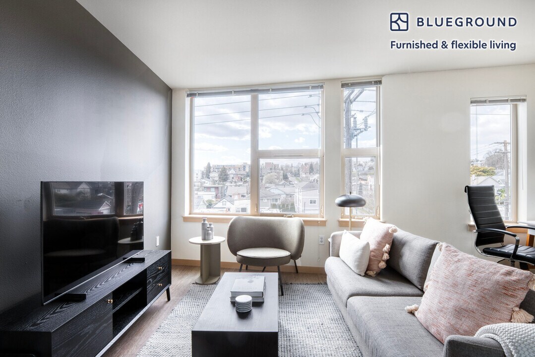 3920 Stone Way N, Unit FL5-ID559 in Seattle, WA - Building Photo