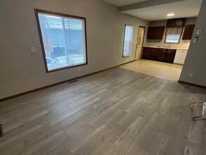 15 S Kampeska Blvd in Watertown, SD - Building Photo - Building Photo