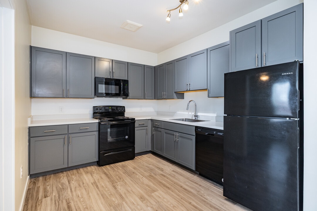 Alameda View in Aurora, CO - Building Photo