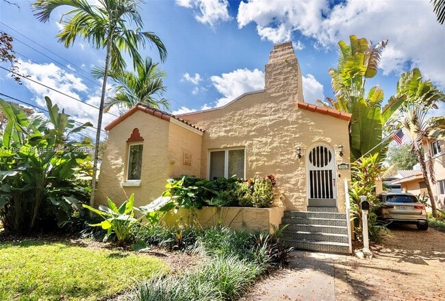 property at 906 Genoa St