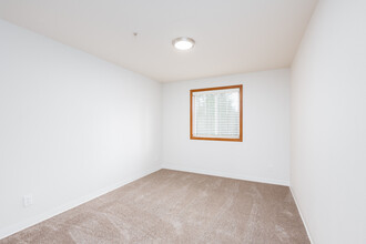 Brandon Place Apartments in Maple Valley, WA - Building Photo - Interior Photo