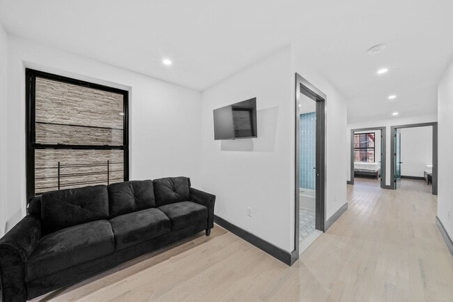 2507 Hughes Ave in Bronx, NY - Foto de edificio - Building Photo