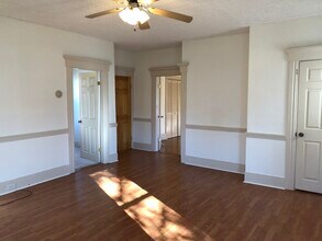 250 Bartlett St, Unit #1 in Manchester, NH - Building Photo - Building Photo