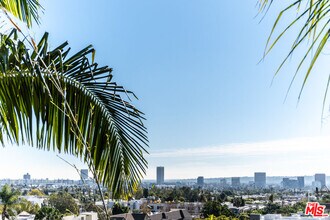 8401 Fountain Ave in West Hollywood, CA - Building Photo - Building Photo