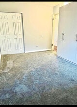 138 E Bailey Rd, Unit G in Naperville, IL - Foto de edificio - Building Photo