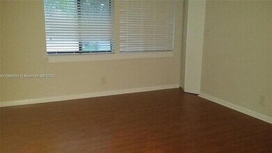 192 Wimbledon Lakes Dr in Plantation, FL - Building Photo - Building Photo
