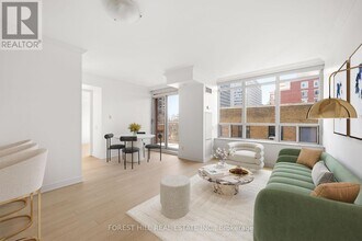 60-760 St Clair Ave W in Toronto, ON - Building Photo - Building Photo