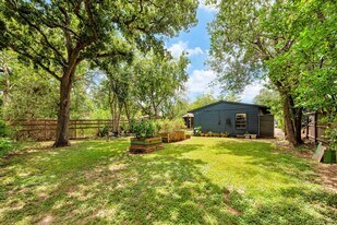 3914 Ella Blvd in Houston, TX - Building Photo