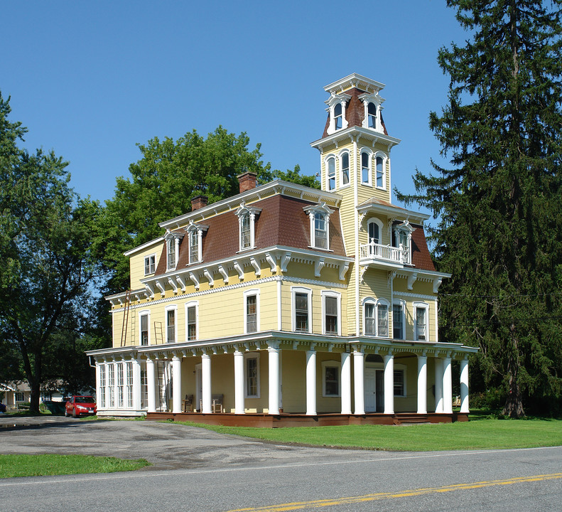 237 Jefferson Hts in Catskill, NY - Building Photo