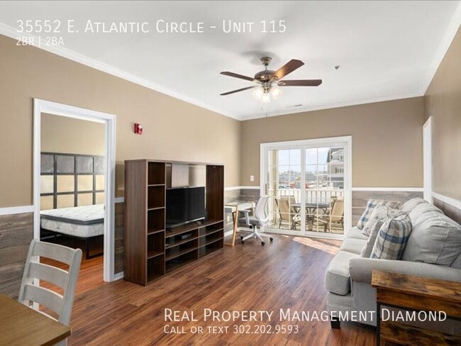35552 E Atlantic Cir in Rehoboth Beach, DE - Foto de edificio - Building Photo