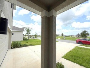 8234 Dolphin Blf Blvd in Wesley Chapel, FL - Building Photo - Building Photo