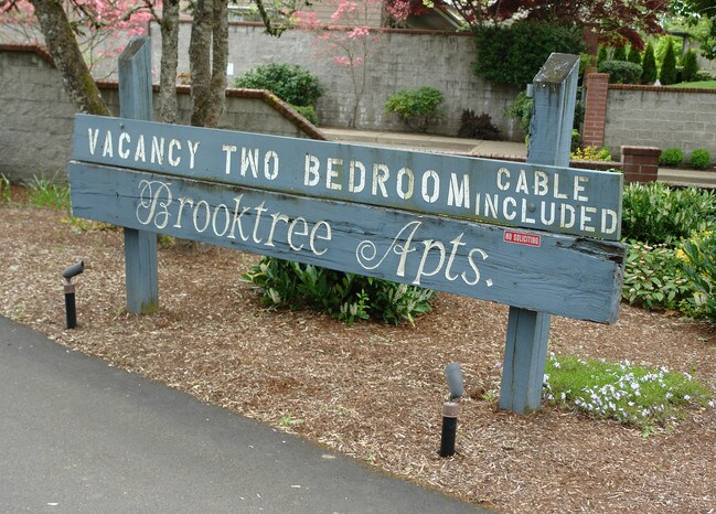 Brooktree Apartments in Corvallis, OR - Foto de edificio - Building Photo