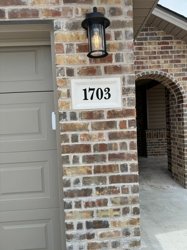 1703 Moon River Rd in Amarillo, TX - Building Photo - Building Photo