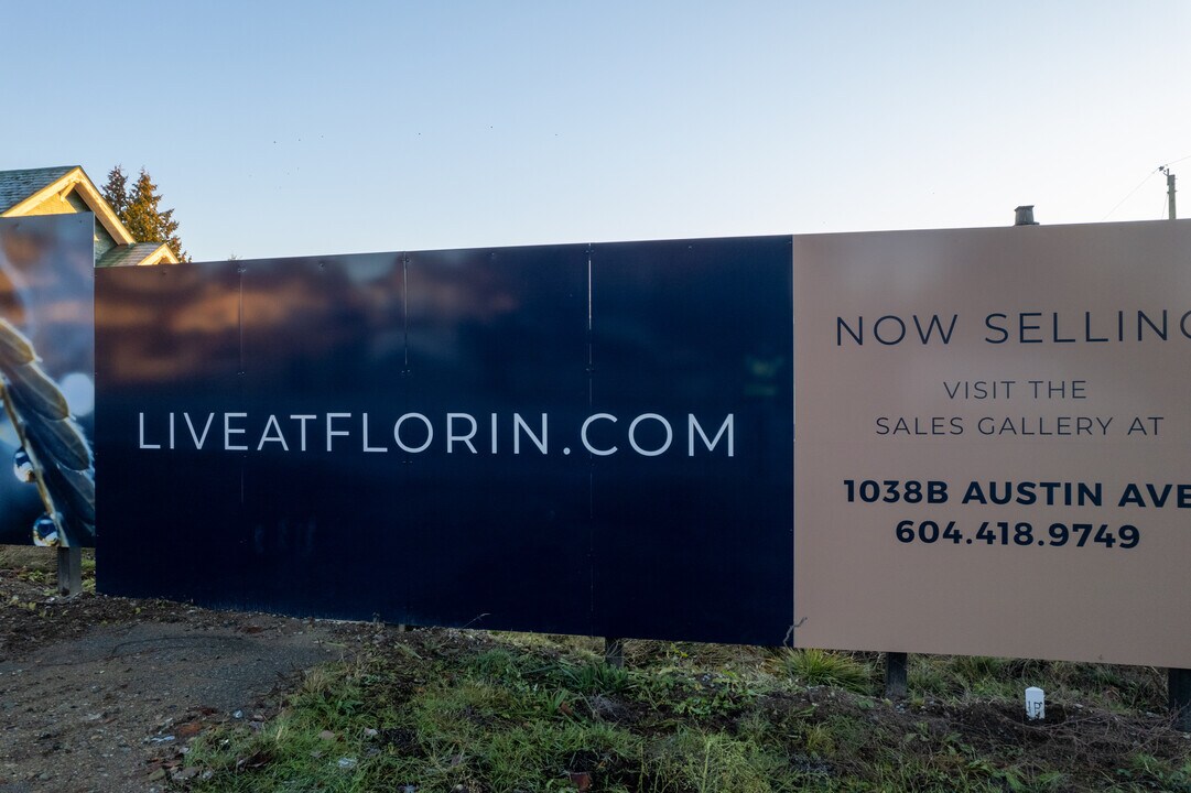 572-612 Rochester Av in Coquitlam, BC - Building Photo