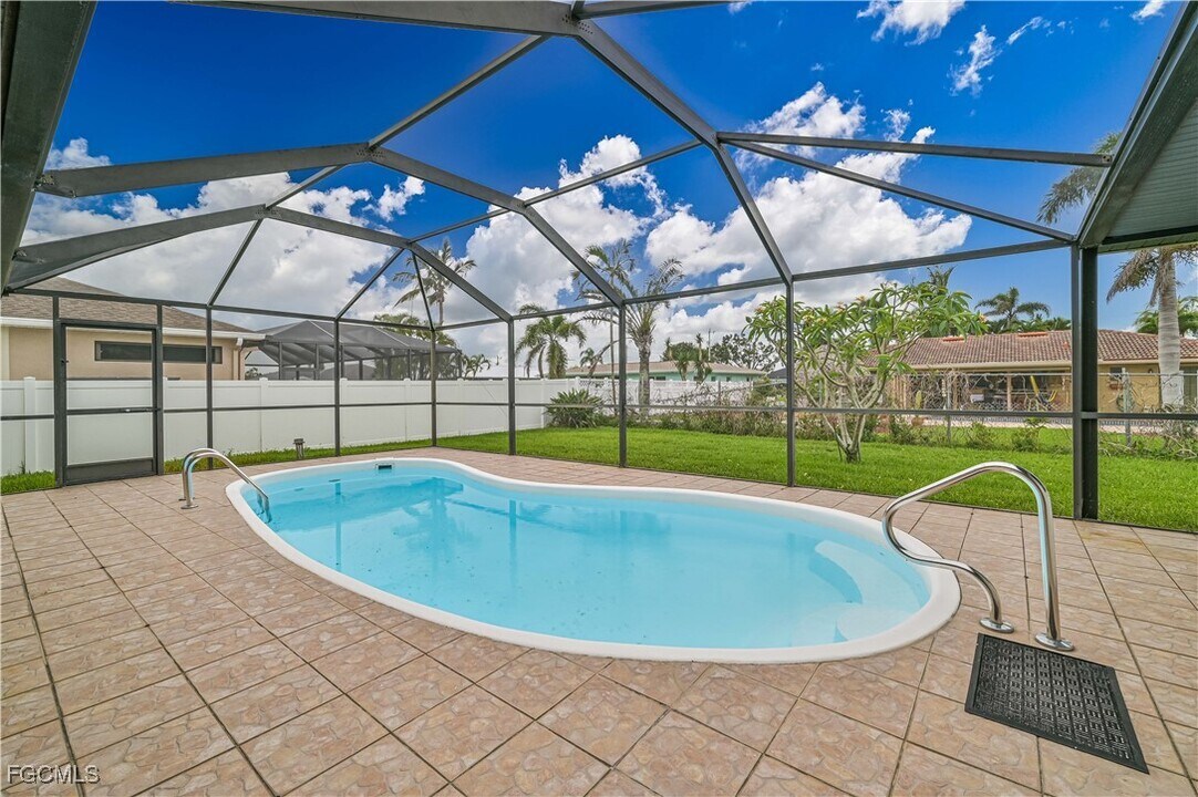 634 SE 32nd St in Cape Coral, FL - Building Photo