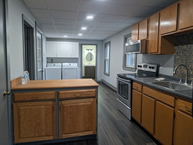 36 Main St in Sutton, MA - Building Photo - Building Photo