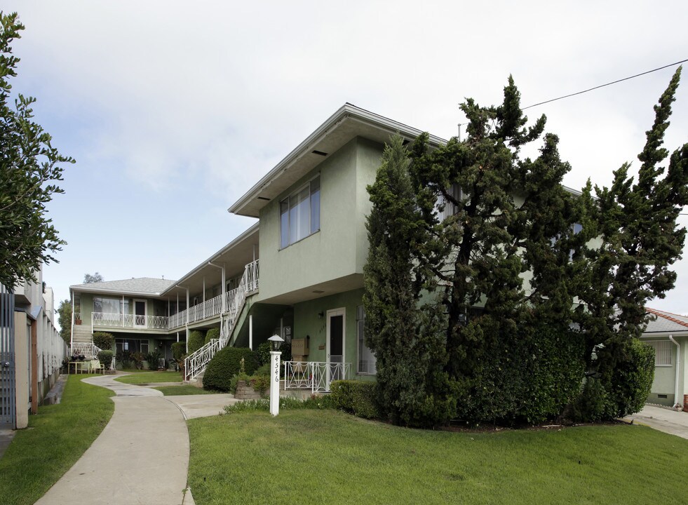 4546 54th St in San Diego, CA - Foto de edificio