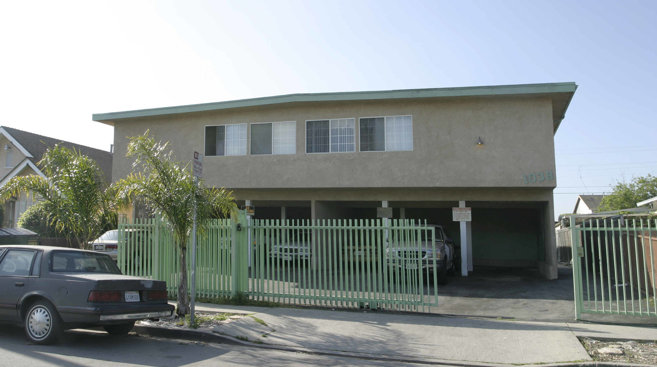 1038 W 104th St in Los Angeles, CA - Building Photo