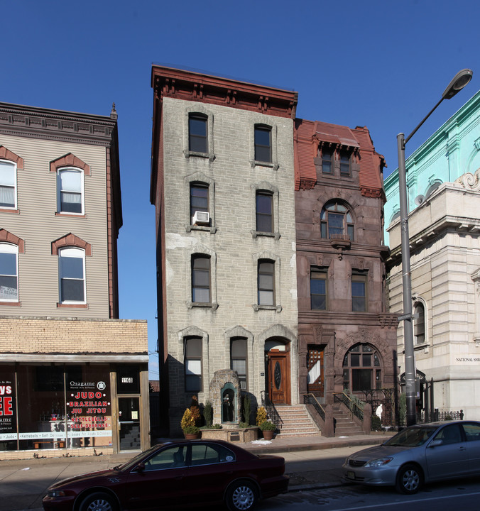 1166 S Broad St in Philadelphia, PA - Building Photo