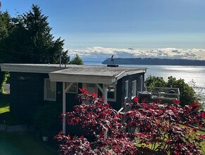 8520 Naketa Beach Rd in Mukilteo, WA - Building Photo - Building Photo