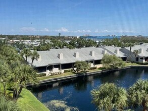 7922 Sailboat Key Blvd S, Unit 104 in South Pasadena, FL - Building Photo - Building Photo
