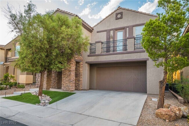 property at 220 Via Mezza Luna Ct