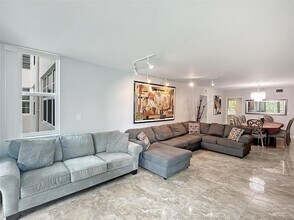 3505 Oaks Way, Unit 310 in Pompano Beach, FL - Building Photo - Building Photo