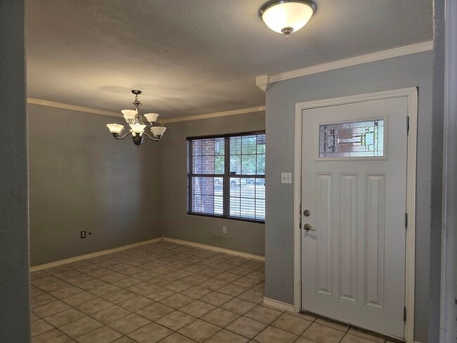 2987 Temple Dr in Laredo, TX - Building Photo - Building Photo