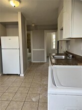 10 Pearl St, Unit 3 in Waterbury, CT - Building Photo - Building Photo