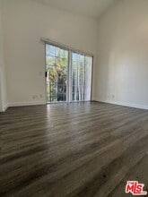 621 N Bronson Ave in Los Angeles, CA - Building Photo - Building Photo