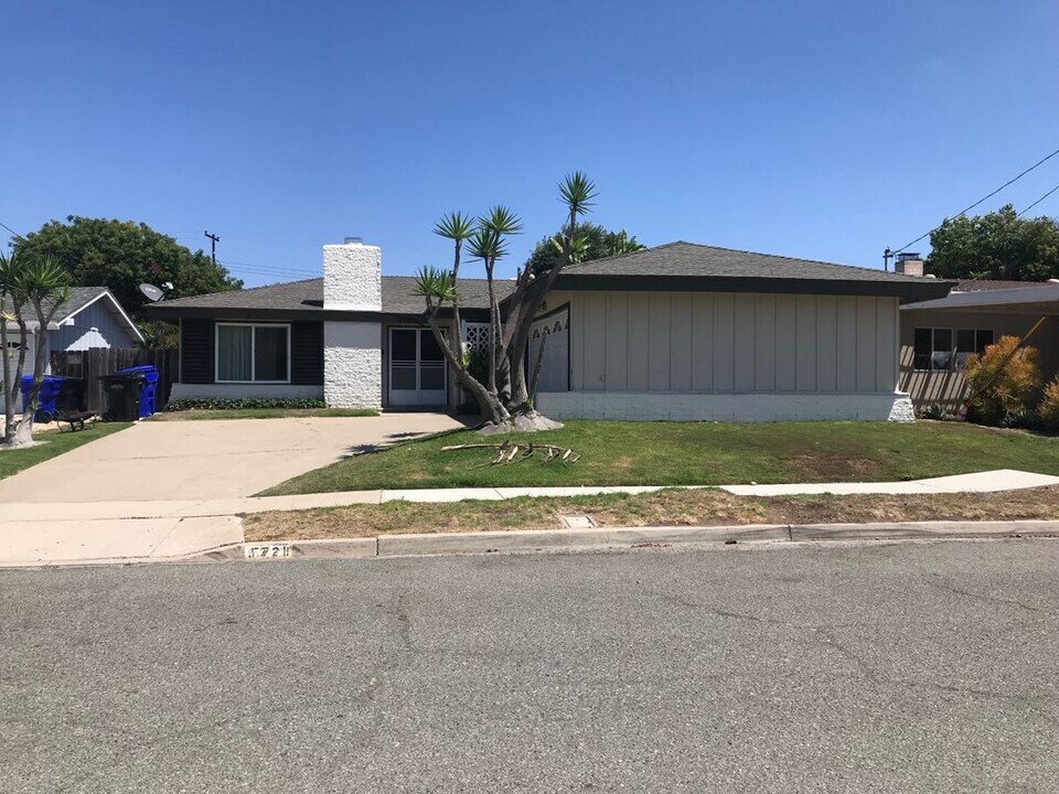 5721 Carnegie St in San Diego, CA - Building Photo