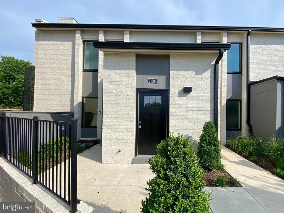 19510 VILLAGE Walk in Montgomery Village, MD - Foto de edificio