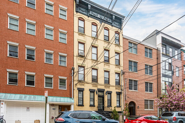 323 Monroe St in Hoboken, NJ - Foto de edificio - Building Photo