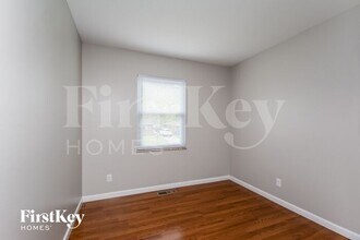 1244 Marchi Dr in St. Louis, MO - Foto de edificio - Building Photo
