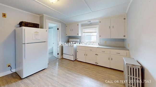 28 Pleasant St, Unit 4